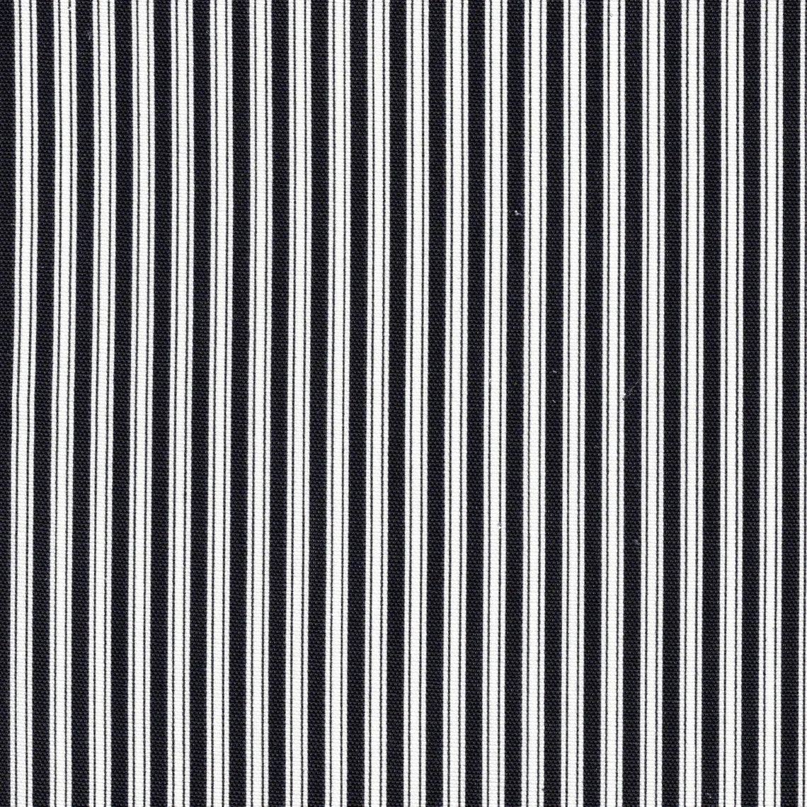 bed scarf in polo onyx black stripe on white