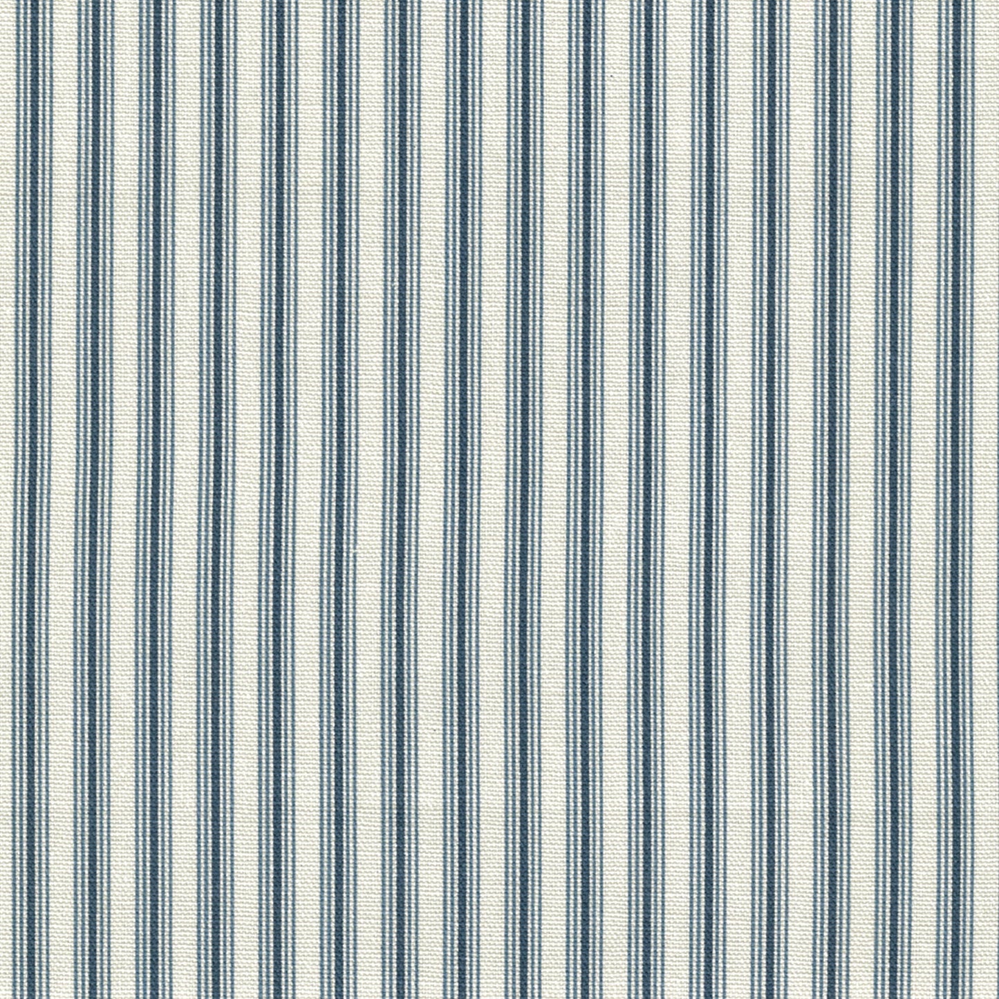 bed scarf in cottage navy blue stripe